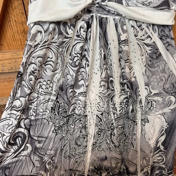 Women’s black and white sundress/cover up. - Picture 4 of 6